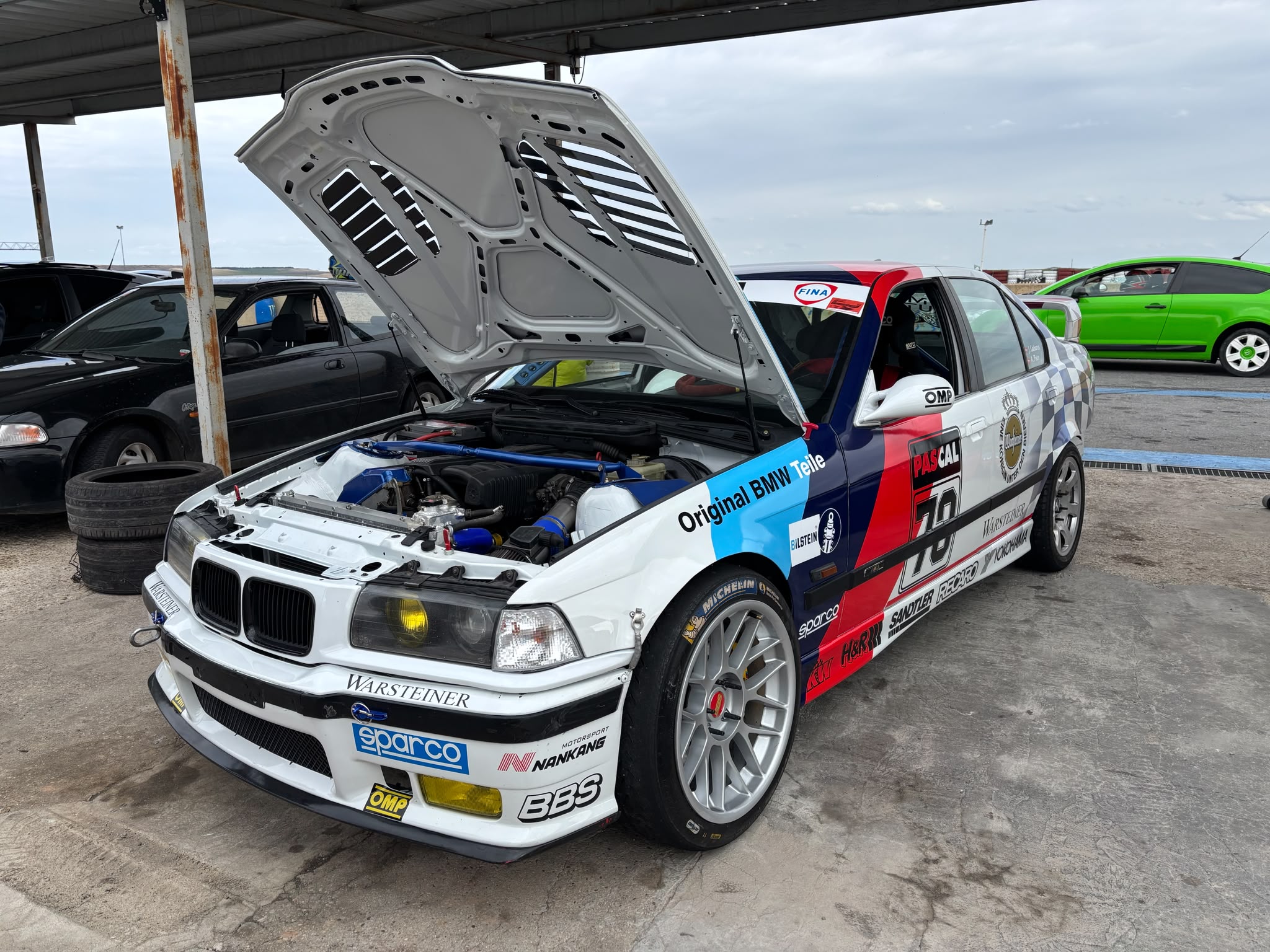 BMW M3 en boxes
